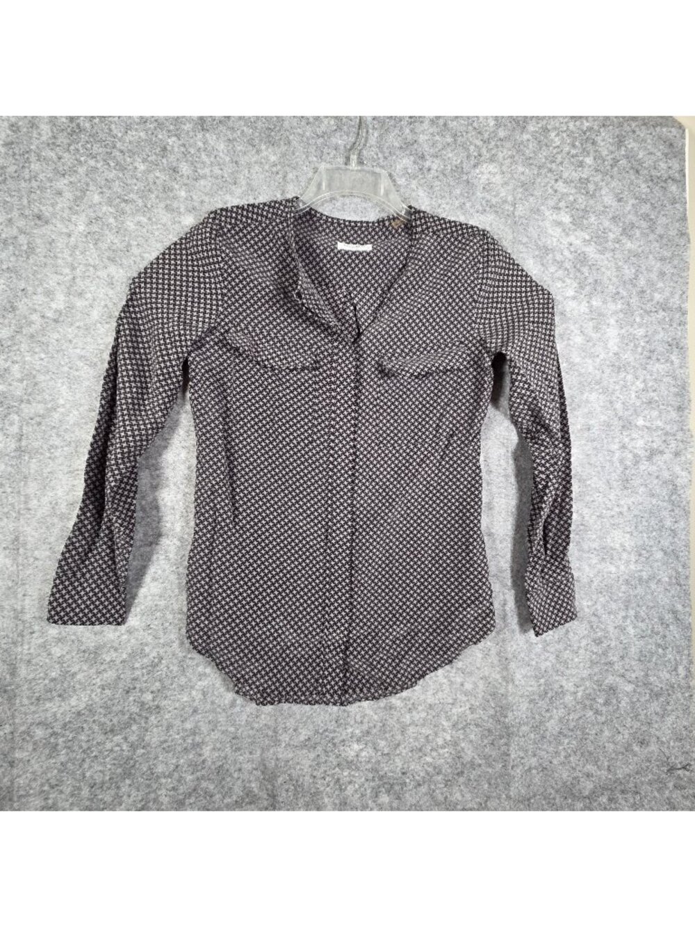 Equipment Women's Lynn Collerless Long Sleeve Button Up Silk Blouse Black Sz XS